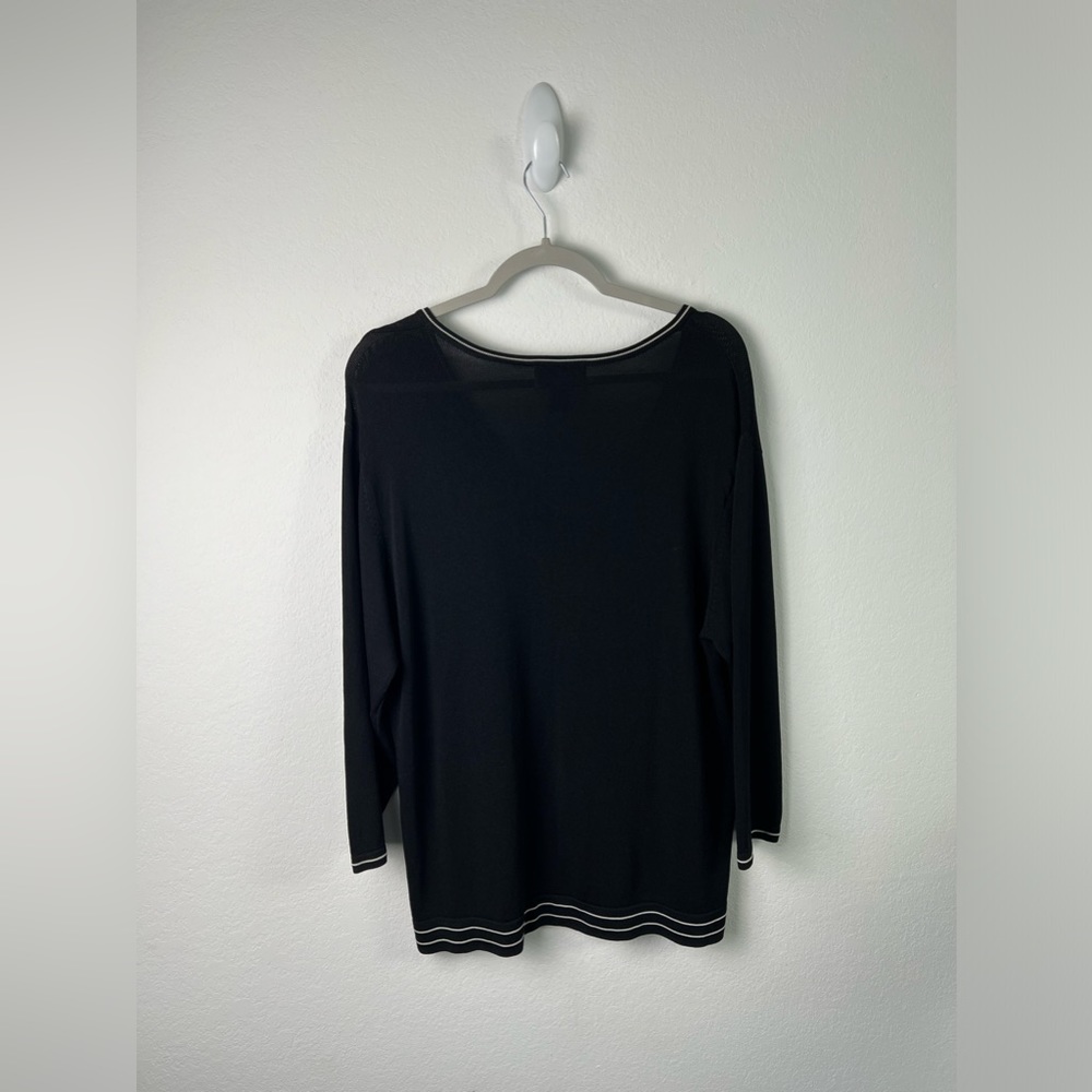 Finity Woman Black with White Detail Long Sleeve Top